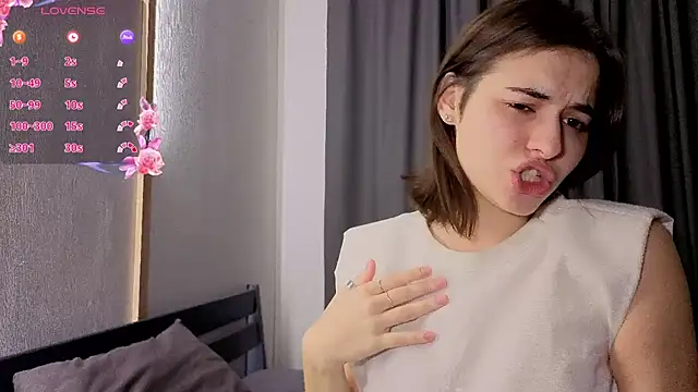 AmiCumOn online show from October 21, 2025, 9:54 am