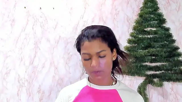 BarbieHotLaura online show from January 11, 2025, 1:16 am