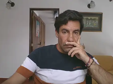 elkike1980 online show from July 15, 2026, 4:23 pm