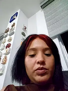 Snapshot of LorenRosse chatting on January 1, 2025, 5:54 am LorenRosse online show from January 1, 2025, 5:54 am