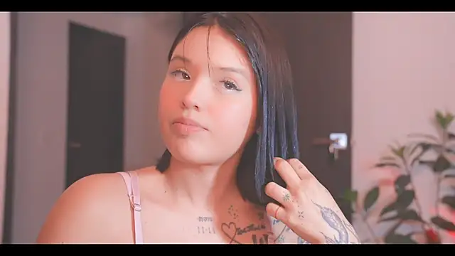 LorenRosse online show from February 11, 2026, 11:21 pm