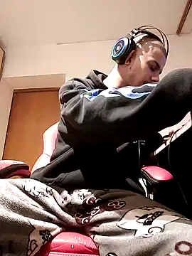 Snapshot of BigDickEnrg7195 chatting on December 8, 2024, 11:51 pm BigDickEnrg7195 online show from December 8, 2024, 11:51 pm