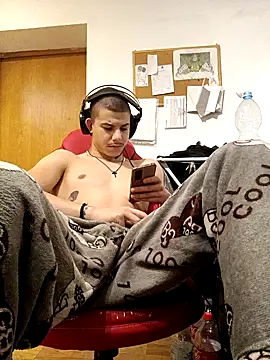 Snapshot of BigDickEnrg7195 chatting on February 1, 2025, 6:32 am BigDickEnrg7195 online show from February 1, 2025, 6:32 am