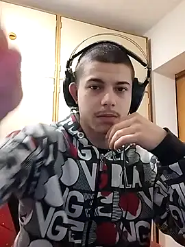 Snapshot of BigDickEnrg7195 chatting on February 11, 2025, 12:06 am BigDickEnrg7195 online show from February 11, 2025, 12:06 am