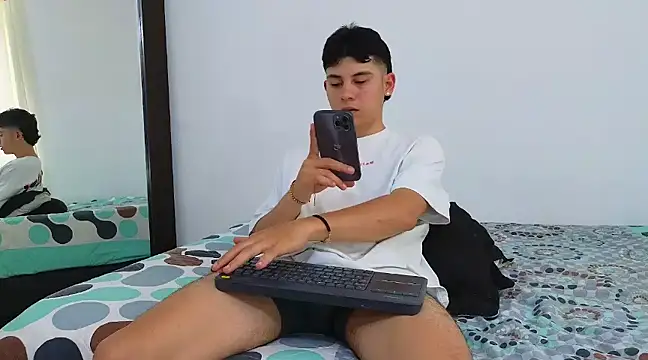 Snapshot of Deam_Broowm chatting on February 13, 2025, 9:17 pm Deam Broowm online show from February 13, 2025, 9:17 pm