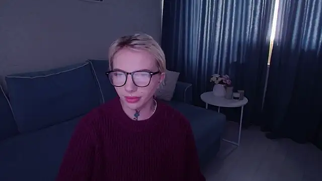 AnneTenet online show from October 3, 2025, 9:28 am