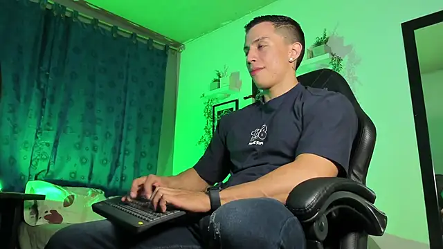 ThomsEvery  online show from October 16, 2025, 1:06 am