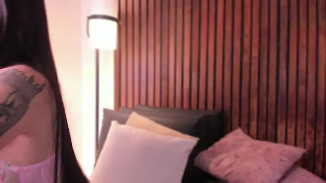 Jennmiiller  online show from December 19, 2025, 12:12 pm