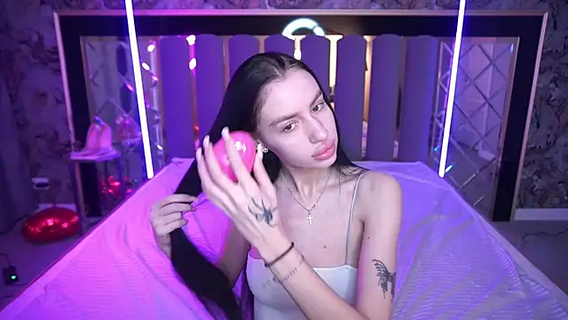 Snow WhiteeeX online show from April 9, 2026, 5:40 am