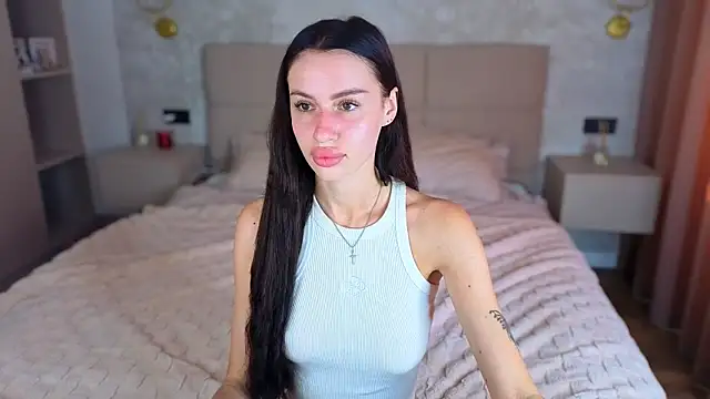 Snapshot of Snow_WhiteeeX chatting on June 24, 2026, 2:05 pm Snow WhiteeeX online show from June 24, 2026, 2:05 pm
