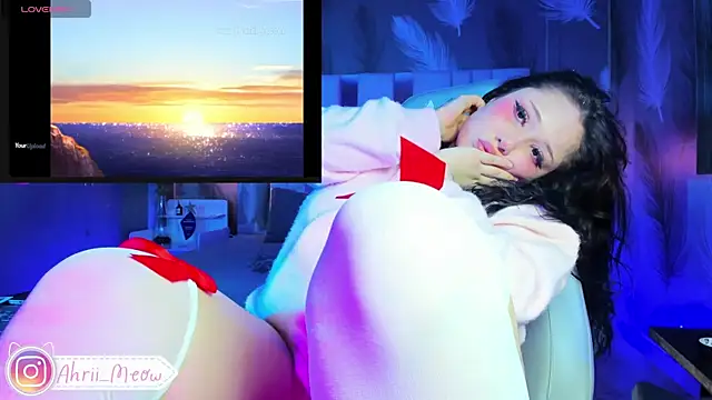 AHRI LEE online show from January 3, 2025, 2:54 am