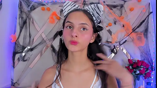 ninaht online show from October 29, 2025, 8:43 pm