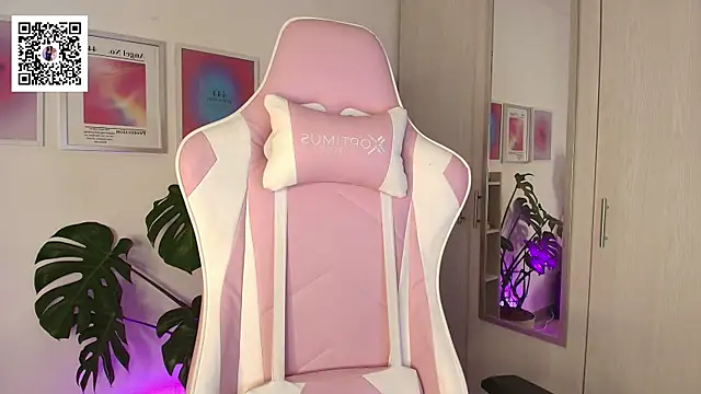 Liujunne2 online show from September 10, 2025, 11:49 pm