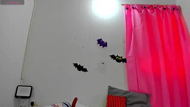 Snapshot of Natasha_by chatting on October 4, 2025, 2:48 pm Natasha by online show from October 4, 2025, 2:48 pm