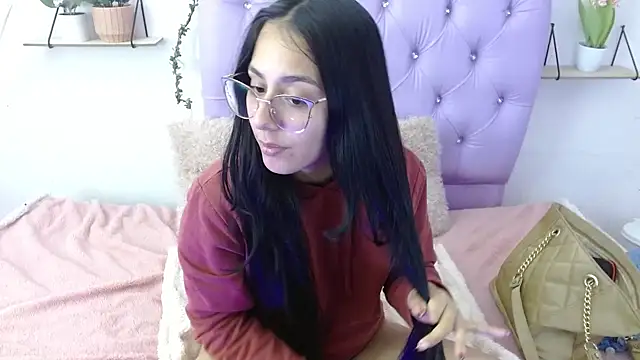 Snapshot of Freyja_01 chatting on September 22, 2025, 9:50 pm Freyja 01 online show from September 22, 2025, 9:50 pm