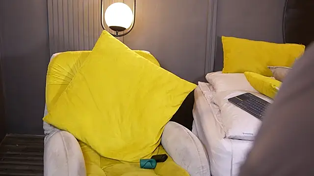 Austin bolt online show from April 18, 2026, 1:53 am