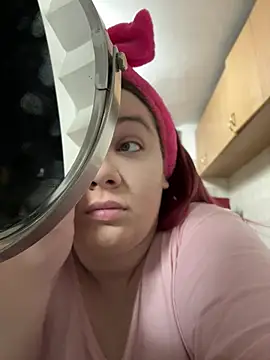 MelanieBrownn online show from March 9, 2025, 5:17 pm