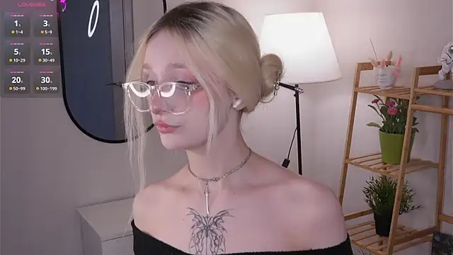 Naughty  Couplles online show from February 20, 2026, 3:25 am