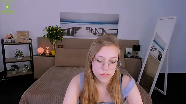 LayriantaVee online show from March 5, 2025, 1:06 pm