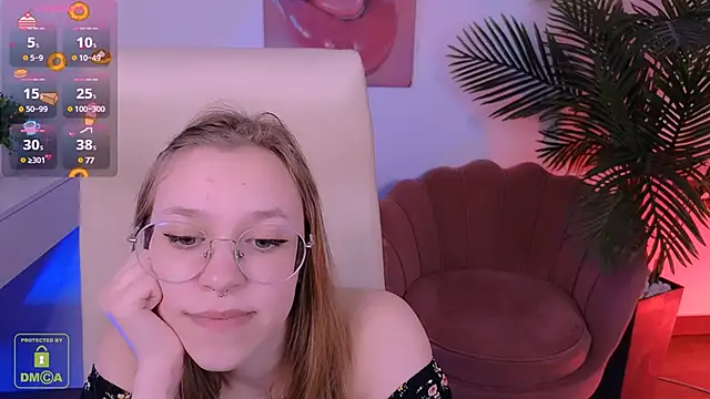 LayriantaVee online show from March 14, 2025, 10:29 am