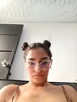 Ary-18 online show from October 25, 2025, 1:40 pm