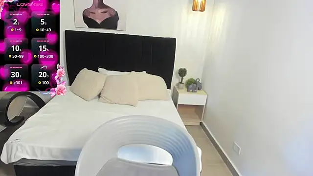 Scarlett  bell online show from March 19, 2025, 1:07 pm