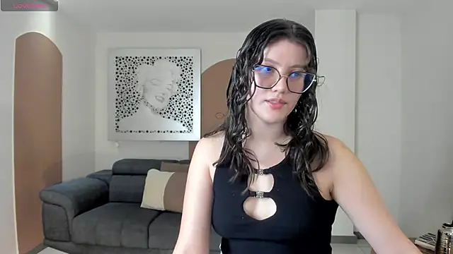 AmberFarrell online show from June 4, 2026, 8:59 pm