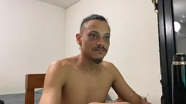 Snapshot of villanocat chatting on December 18, 2024, 6:10 am villanocat online show from December 18, 2024, 6:10 am