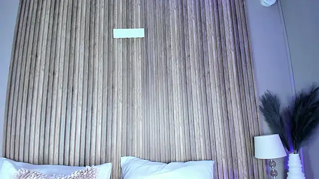 HannaPaola online show from February 3, 2026, 11:21 pm