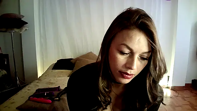 Hanna Charming online show from November 7, 2025, 5:35 pm