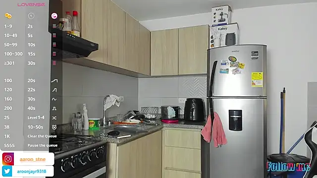 Snapshot of Aaron_ST chatting on April 15, 2026, 2:46 pm Aaron ST online show from April 15, 2026, 2:46 pm