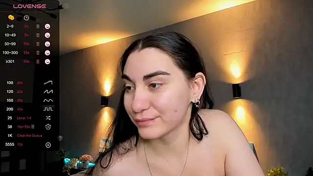 hannacheekss  online show from February 6, 2025, 5:03 am