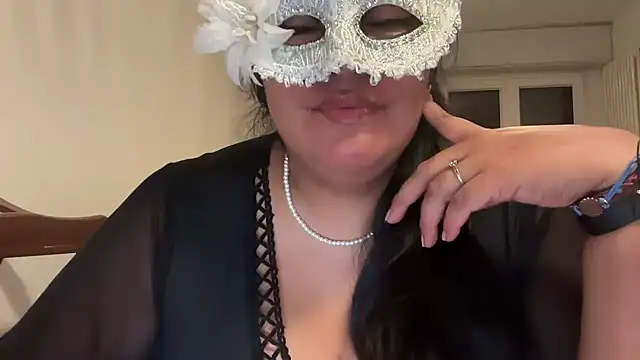 Snapshot of MashaCL chatting on October 14, 2025, 5:14 pm MashaCL online show from October 14, 2025, 5:14 pm