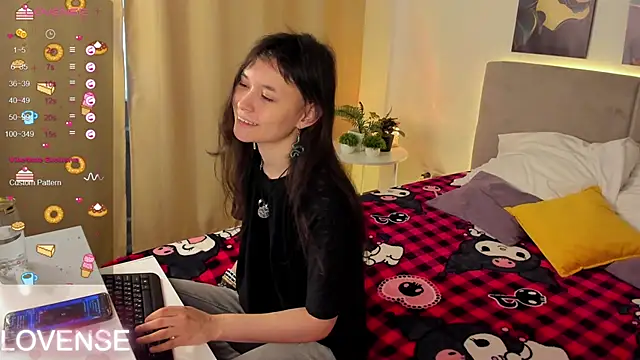 Emily Strikeee online show from February 8, 2026, 9:56 am