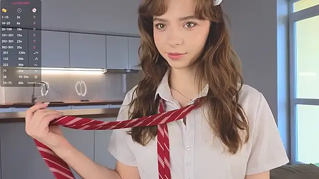 KellyAdderiy online show from April 7, 2026, 3:18 am