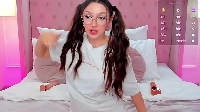 GiaCale online show from March 9, 2025, 8:31 pm