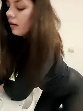 Snapshot of leeya_lee chatting on March 22, 2025, 12:17 am leeya lee online show from March 22, 2025, 12:17 am