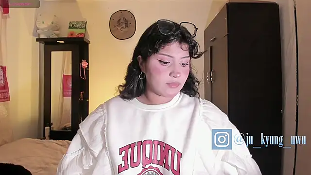 Ju Kyung online show from December 10, 2024, 5:17 am