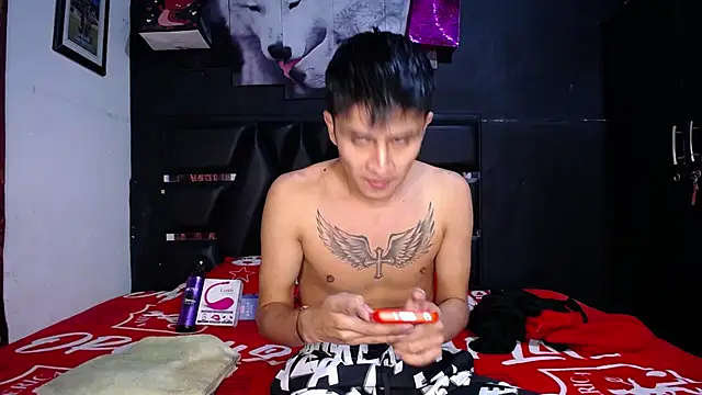 Snapshot of The__Rodriguez chatting on February 14, 2025, 12:19 am The Rodriguez online show from February 14, 2025, 12:19 am