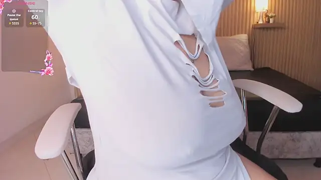 cloe sirena online show from June 2, 2026, 1:02 pm