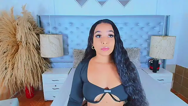 EileenBenzon online show from September 9, 2025, 4:17 pm