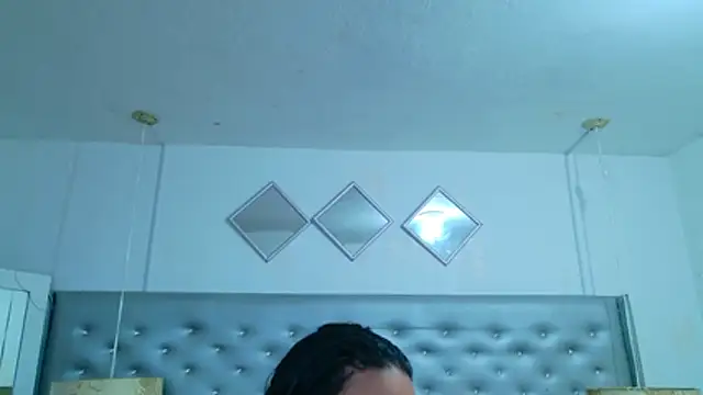 EileenBenzon online show from April 22, 2026, 12:28 pm