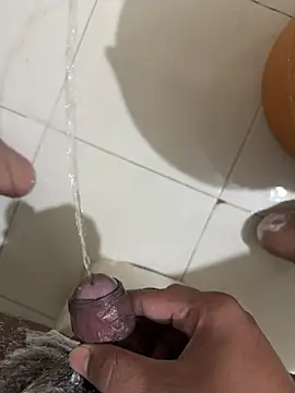 Snapshot of ved240 chatting on December 9, 2024, 12:51 pm ved240 online show from December 9, 2024, 12:51 pm