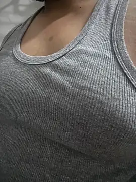 Snapshot of ved240 chatting on December 2, 2025, 5:35 am ved240 online show from December 2, 2025, 5:35 am