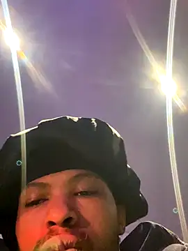 Snapshot of BlueIceCube chatting on September 17, 2025, 7:26 pm BlueIceCube online show from September 17, 2025, 7:26 pm