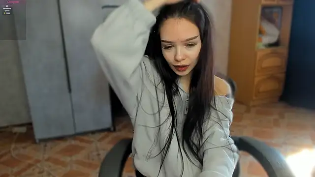 SweetyDeviliya online show from April 17, 2026, 9:23 am