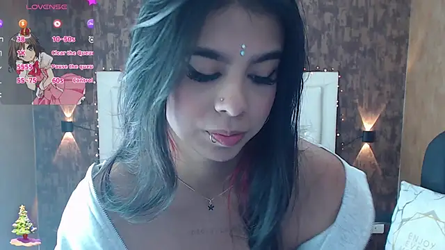 Snapshot of EMALINDA__HILSS chatting on December 23, 2024, 3:33 pm EMALINDA HILSS online show from December 23, 2024, 3:33 pm