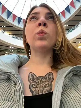 Snapshot of Sunny___Bunny chatting on December 10, 2024, 12:16 pm Sunny Bunny online show from December 10, 2024, 12:16 pm