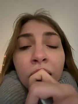 Snapshot of Sunny___Bunny chatting on December 19, 2024, 6:23 pm Sunny Bunny online show from December 19, 2024, 6:23 pm