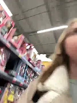 Snapshot of Sunny___Bunny chatting on December 25, 2024, 7:02 pm Sunny Bunny online show from December 25, 2024, 7:02 pm